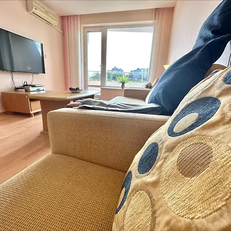 Апартаменты Golden - Menada